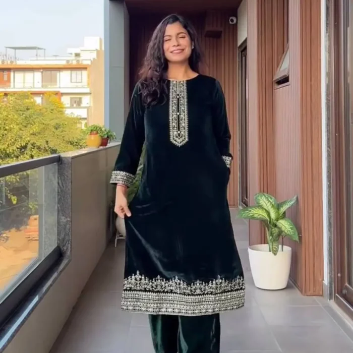 Velvet_Embroidered_Kurta_Set_FTHE6GZ3EP_2025-11-13_1 Velvet_Embroidered_Kurta_Set_FTHE6GZ3EP_2025-11-13_1